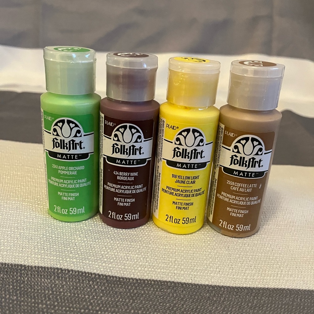 Folk art 2oz matte 7 bottles- new